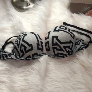PINK Victoria's Secret Intimates & Sleepwear - Really cute pink bra PINK Victoria's Secret Intimates & Sleepwear - Really cute pink bra